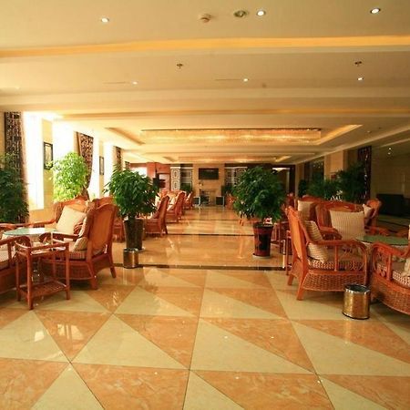 Konggang Holidy Hotel Shuangliu Чэнду Экстерьер фото