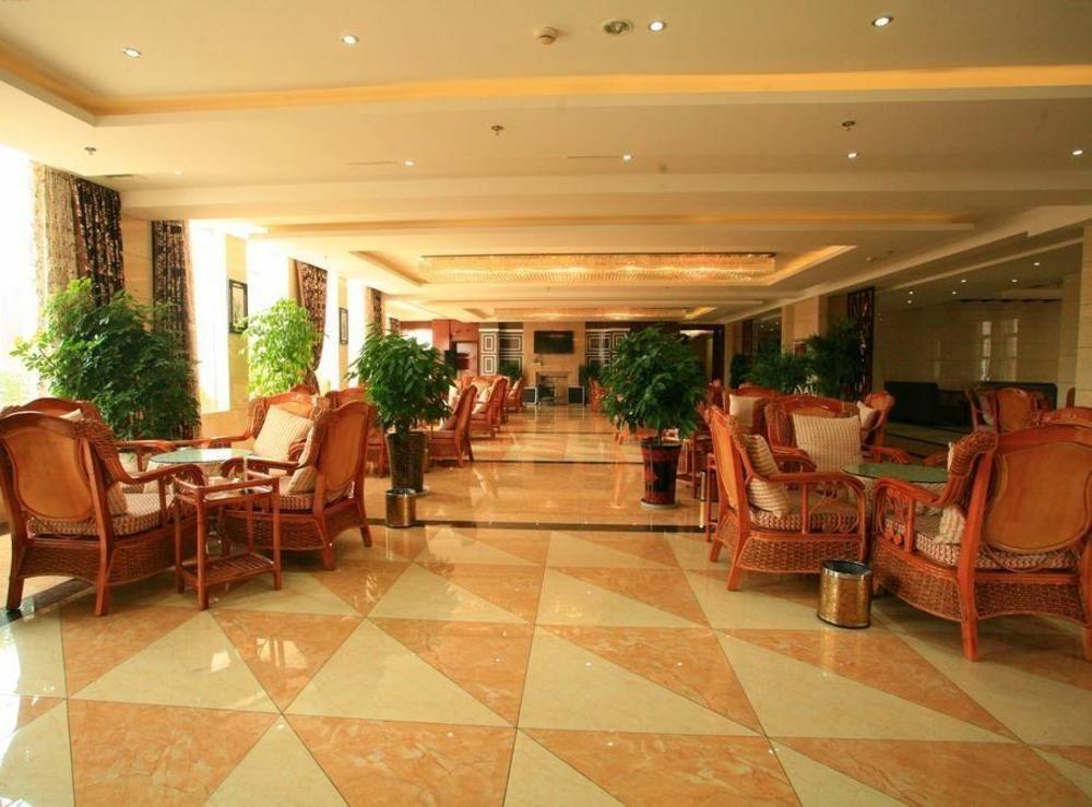 Konggang Holidy Hotel Shuangliu Чэнду Экстерьер фото