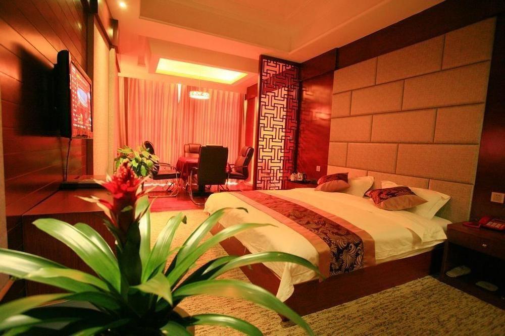 Konggang Holidy Hotel Shuangliu Чэнду Экстерьер фото
